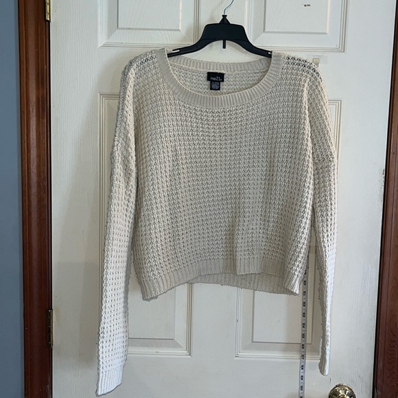 Rue 21- XL-cream-cropped, crewneck, loosely woven,long sleeve,rib detail sweater - Picture 1 of 13